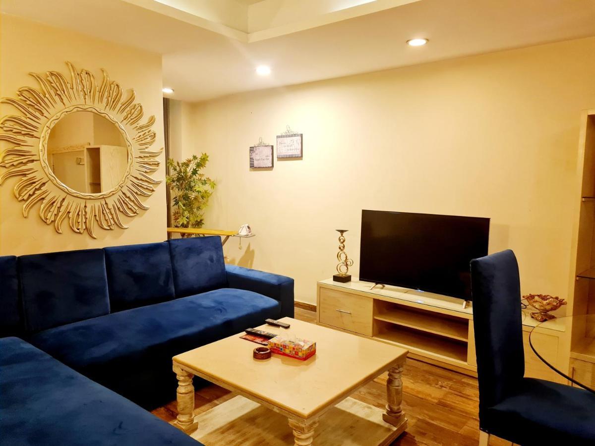 Appartamento Royal Residencia Centaurus Islamabad Esterno foto