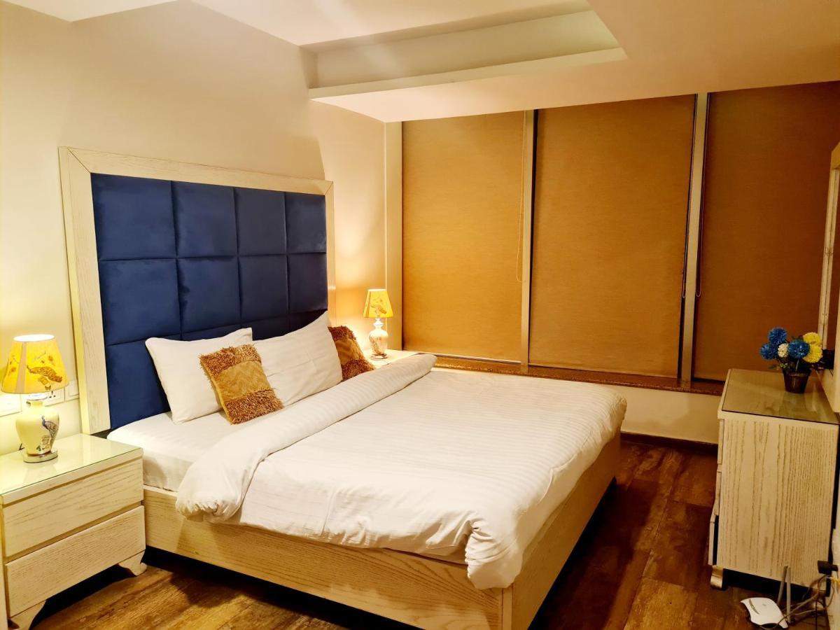 Appartamento Royal Residencia Centaurus Islamabad Esterno foto