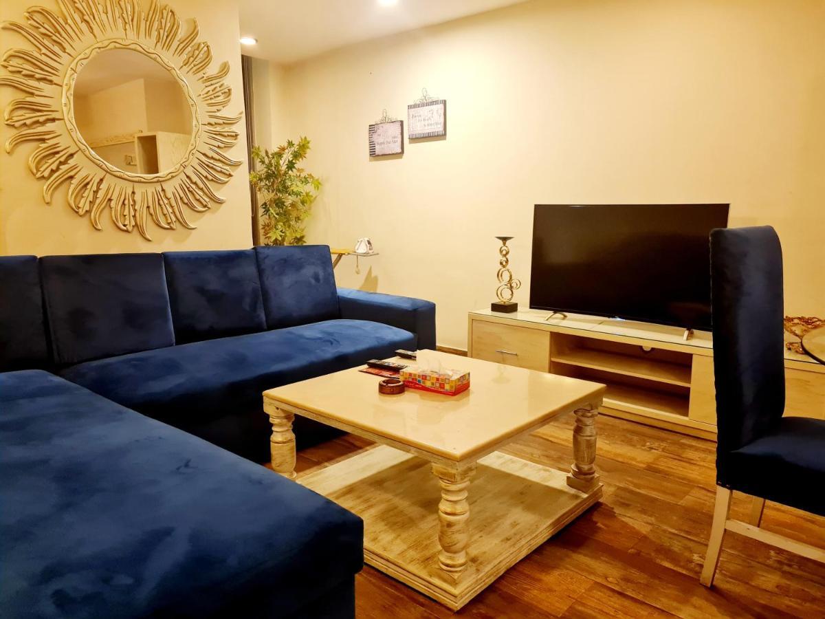 Appartamento Royal Residencia Centaurus Islamabad Esterno foto