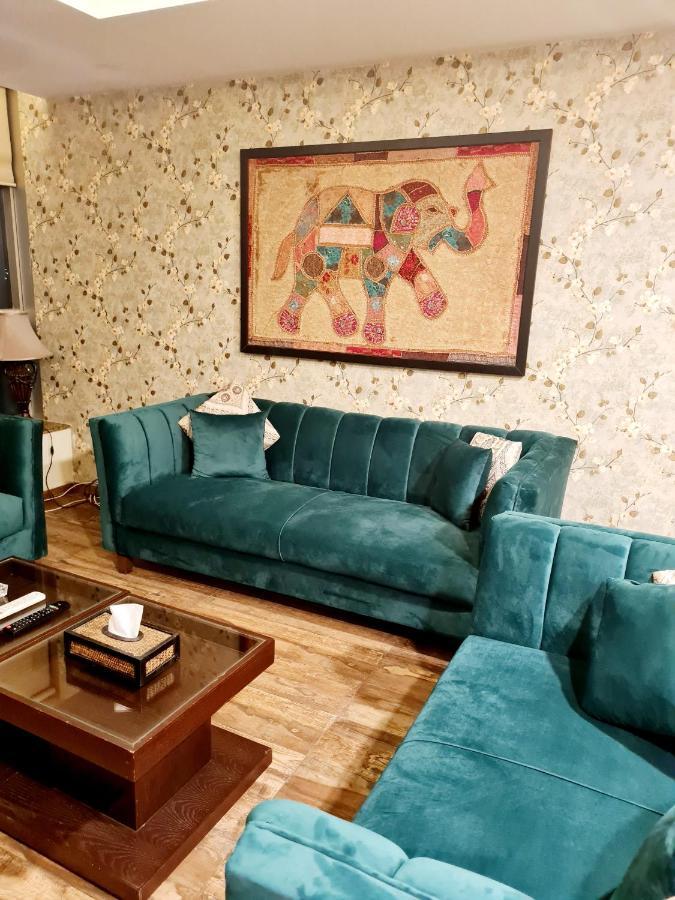 Appartamento Royal Residencia Centaurus Islamabad Esterno foto
