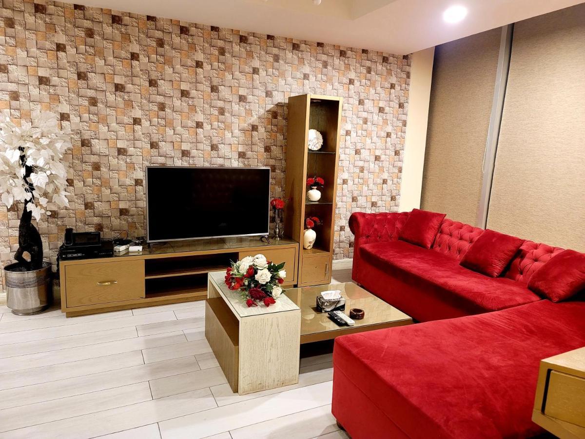 Appartamento Royal Residencia Centaurus Islamabad Esterno foto