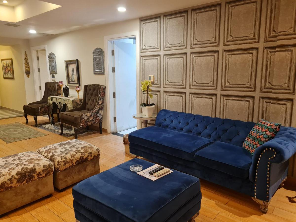 Appartamento Royal Residencia Centaurus Islamabad Esterno foto