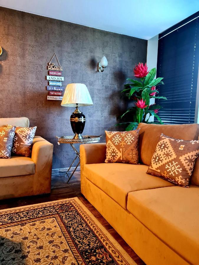 Appartamento Royal Residencia Centaurus Islamabad Esterno foto