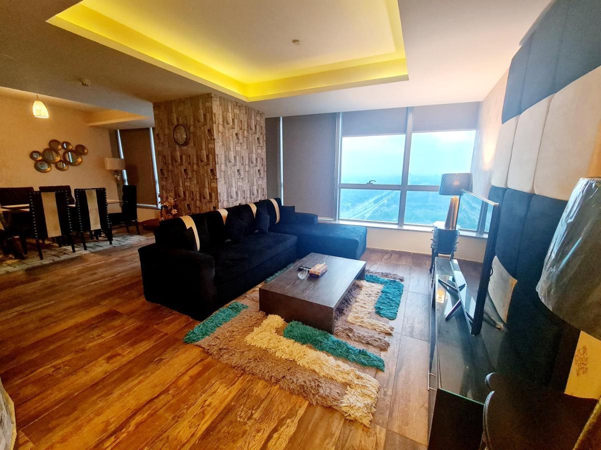 Appartamento Royal Residencia Centaurus Islamabad Esterno foto