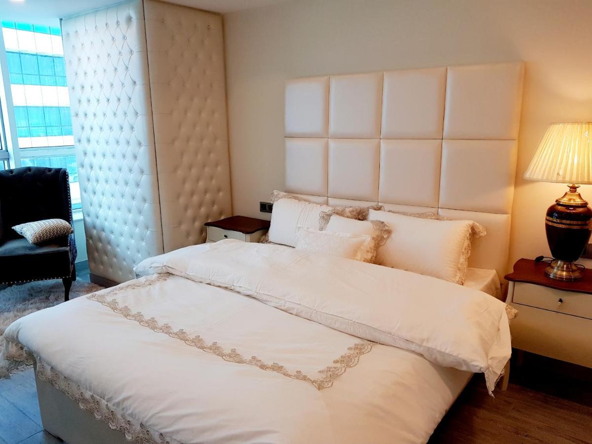 Appartamento Royal Residencia Centaurus Islamabad Esterno foto