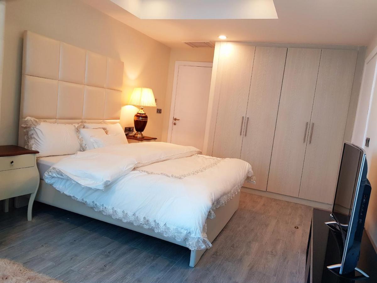 Appartamento Royal Residencia Centaurus Islamabad Esterno foto