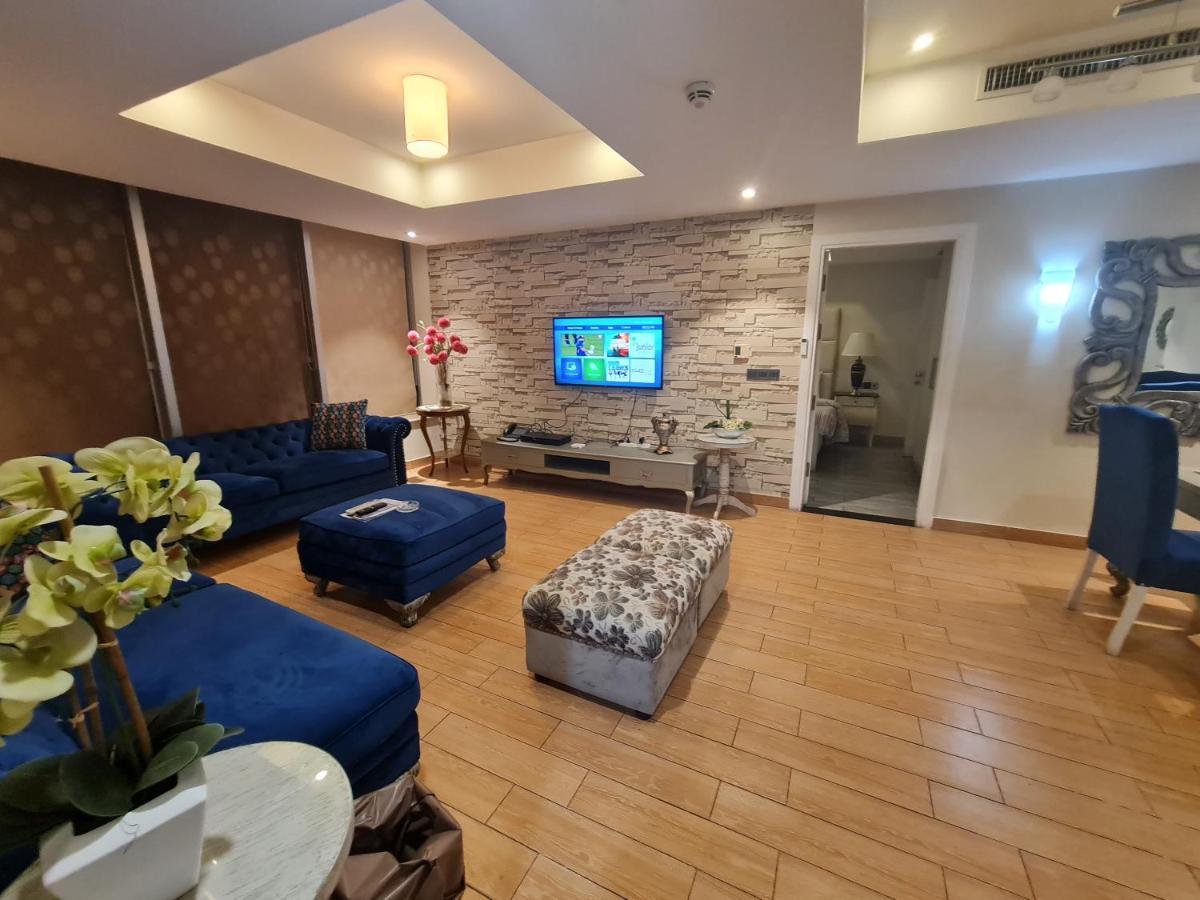 Appartamento Royal Residencia Centaurus Islamabad Esterno foto