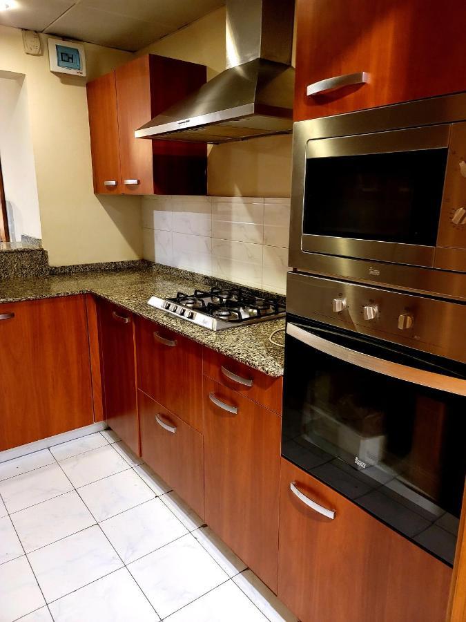 Appartamento Royal Residencia Centaurus Islamabad Esterno foto