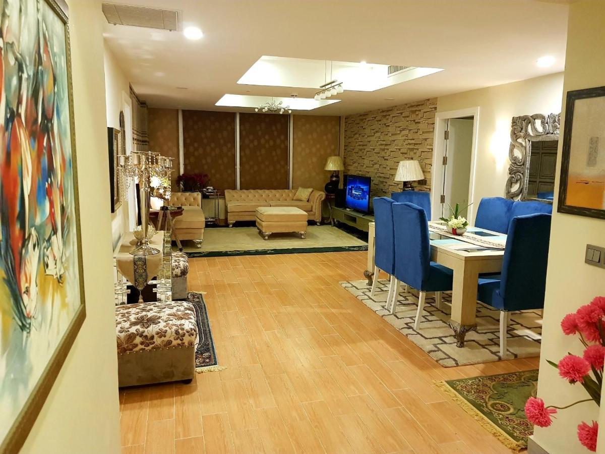 Appartamento Royal Residencia Centaurus Islamabad Esterno foto