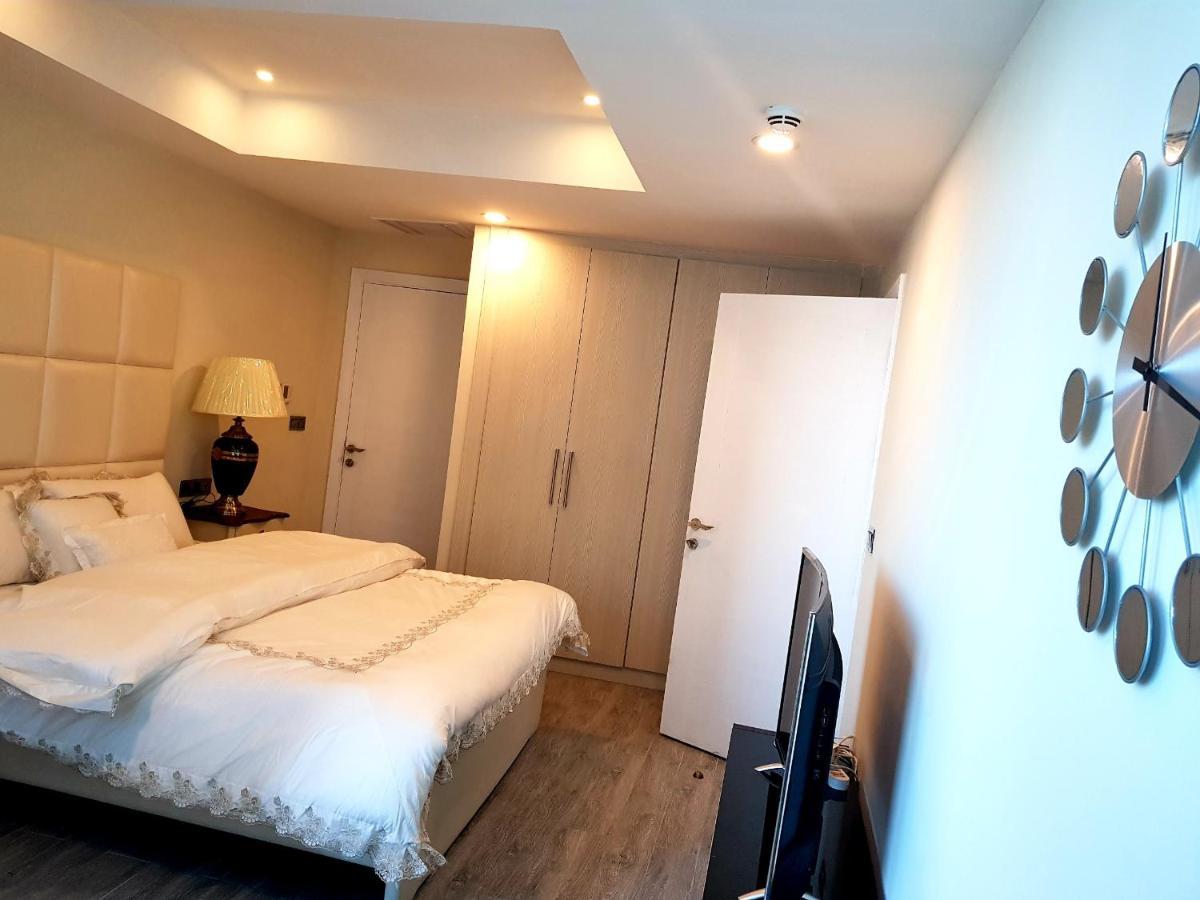 Appartamento Royal Residencia Centaurus Islamabad Esterno foto