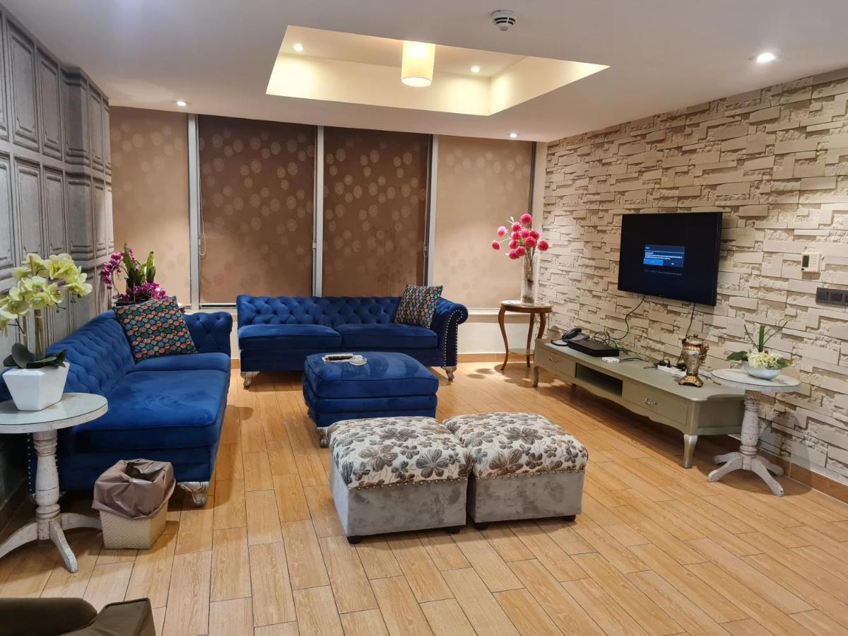 Appartamento Royal Residencia Centaurus Islamabad Esterno foto
