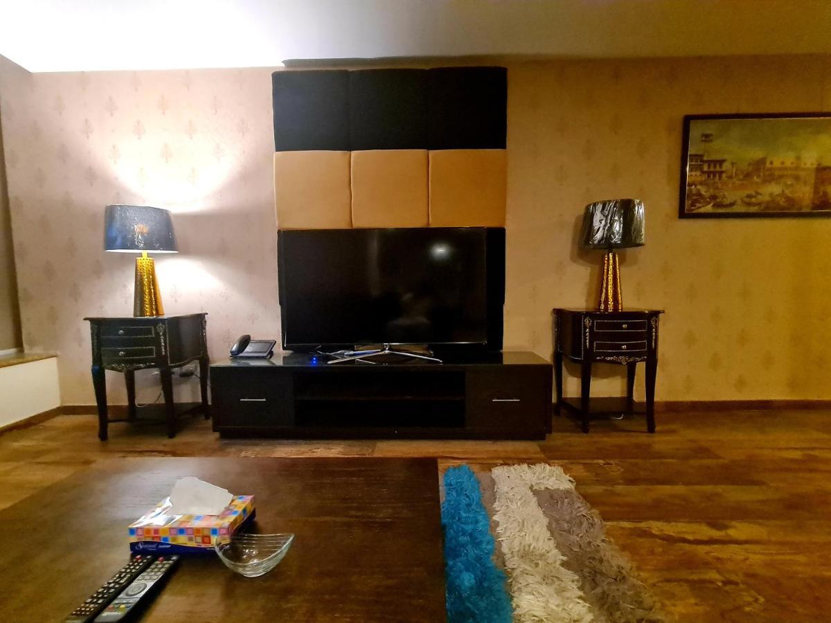 Appartamento Royal Residencia Centaurus Islamabad Esterno foto