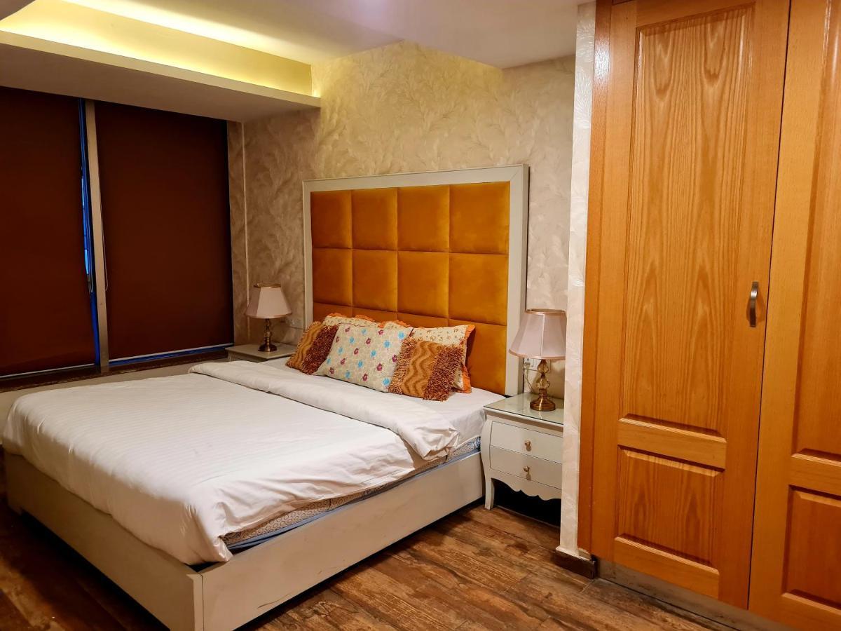 Appartamento Royal Residencia Centaurus Islamabad Esterno foto